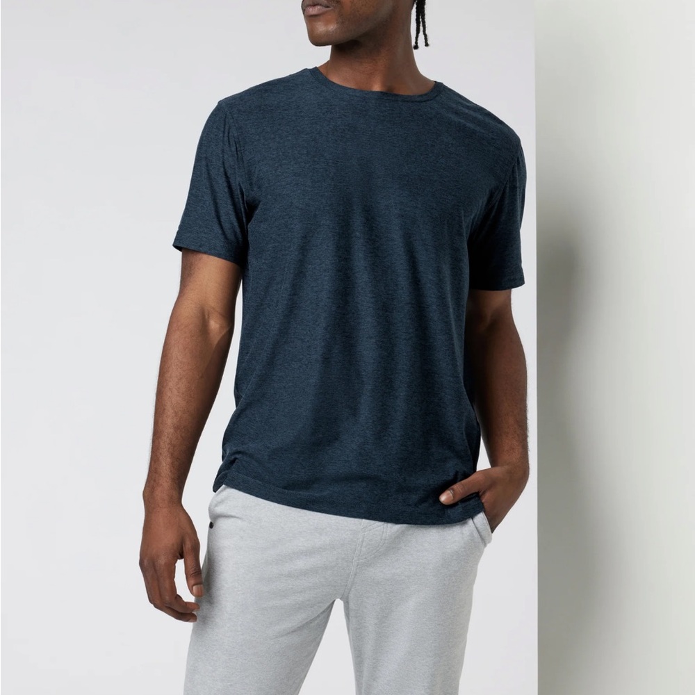 SOLD! NWT Vuori Men’s Strato Tech Tee. Size L